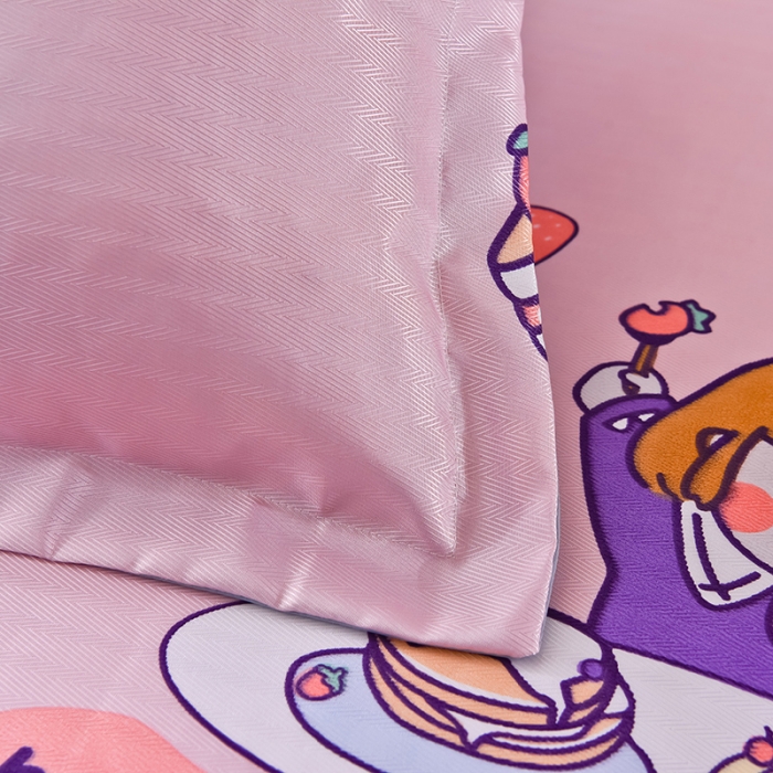 91家纺网 家纺一手货源 找家纺 甜之梦家纺 2025新款印花冰丝单品枕套 小明同学粉