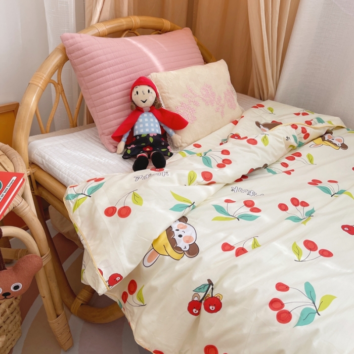 91家纺网 家纺一手货源 找家纺 星期八 2021新款全棉卡通儿童夏被 樱桃女孩