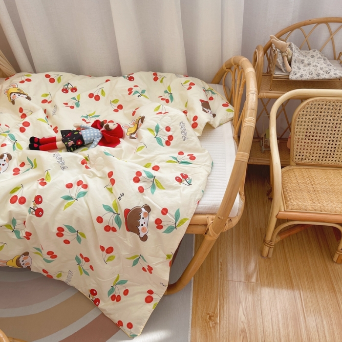 91家纺网 家纺一手货源 找家纺 星期八 2021新款全棉卡通儿童夏被 樱桃女孩