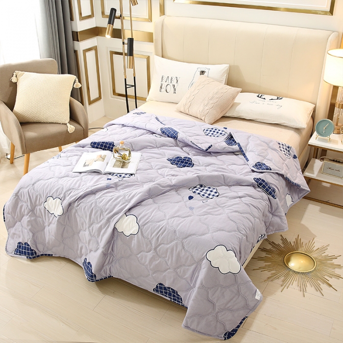 91家纺网 家纺一手货源 找家纺 畅销被业2021新款芦荟棉夏被夏凉被 云朵