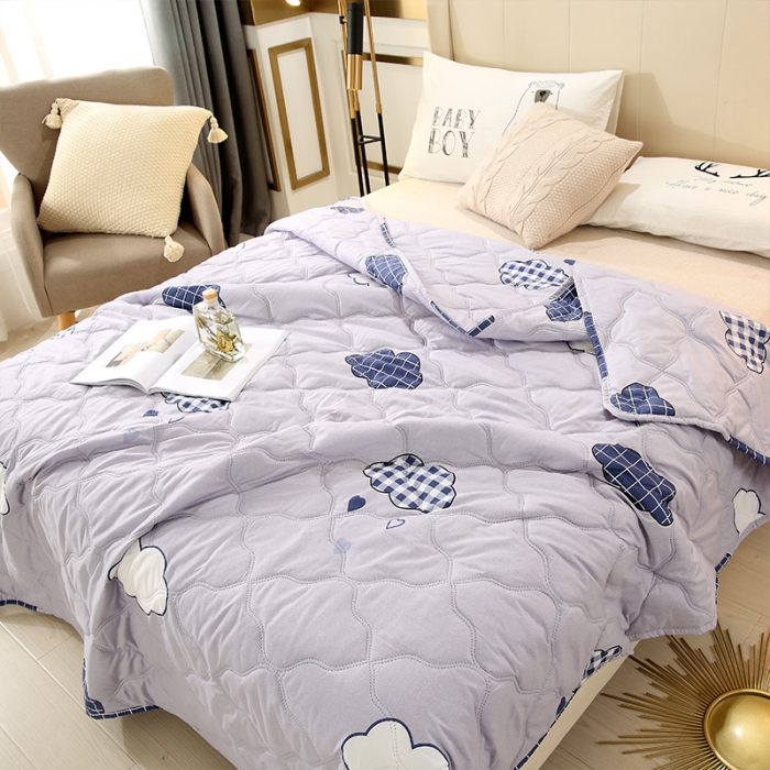 91家纺网 家纺一手货源 找家纺 畅销被业2021新款芦荟棉夏被夏凉被 云朵