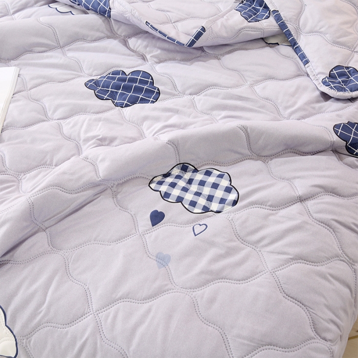 91家纺网 家纺一手货源 找家纺 畅销被业2021新款芦荟棉夏被夏凉被 云朵