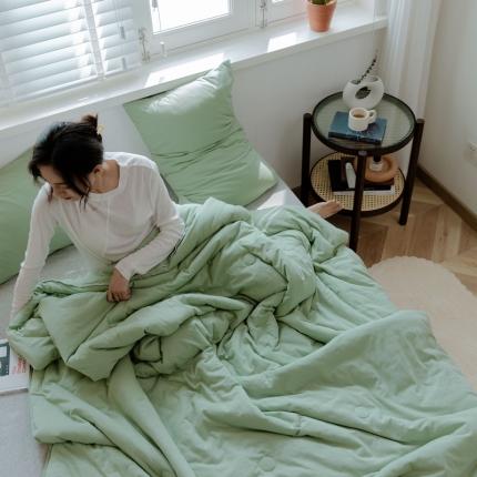 91家纺网 家纺一手货源 找家纺 寐眠 2021新款纯色条纹针织棉夏被 豆绿