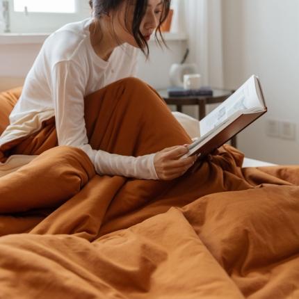 91家纺网 家纺一手货源 找家纺 寐眠 2021新款纯色条纹针织棉夏被 焦糖品奶茶