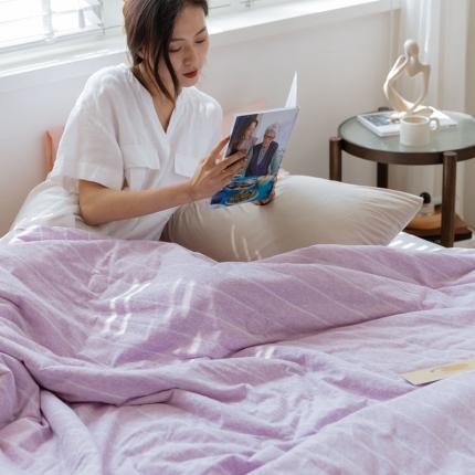 91家纺网 家纺一手货源 找家纺 寐眠 2021新款纯色条纹针织棉夏被 浅紫宽条