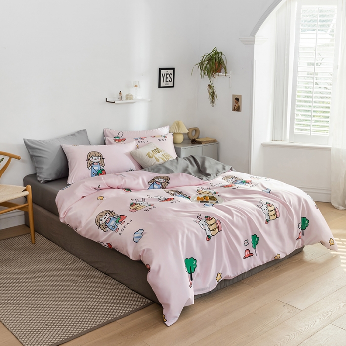 91家纺网 家纺一手货源 找家纺 琪格格纺织 2022新款水洗真丝印花四件套 草莓女孩