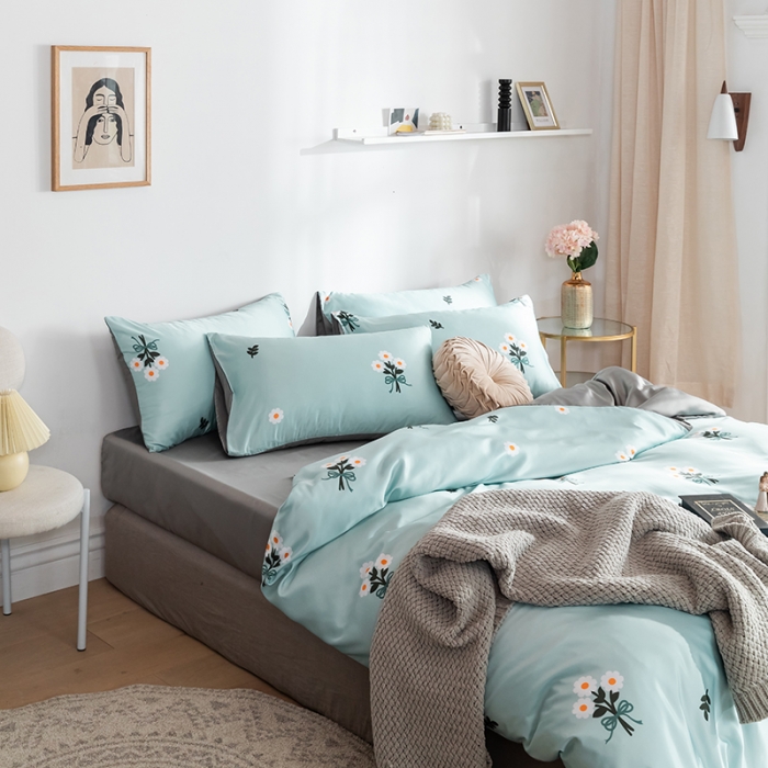 91家纺网 家纺一手货源 找家纺 琪格格纺织 2022新款水洗真丝印花四件套 雏菊蓝