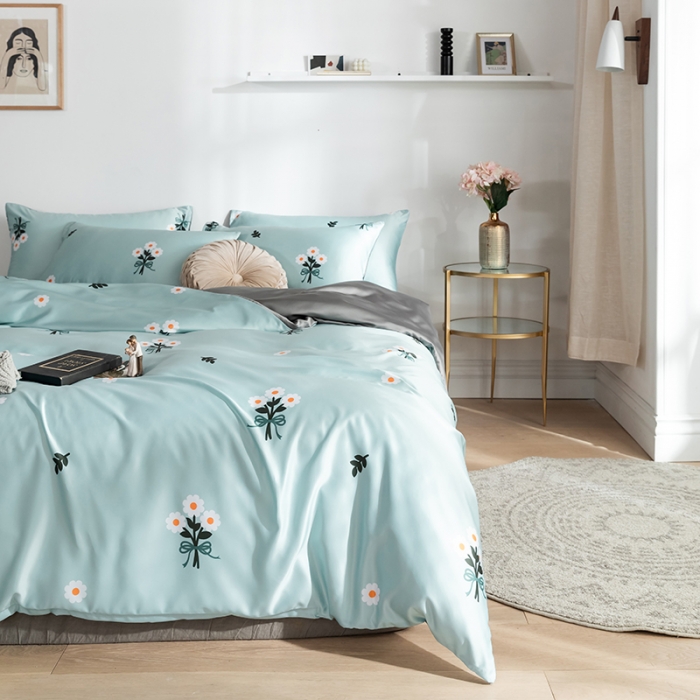 91家纺网 家纺一手货源 找家纺 琪格格纺织 2022新款水洗真丝印花四件套 雏菊蓝