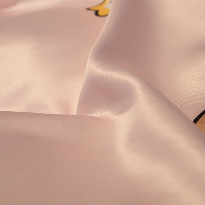 91家纺网 家纺一手货源 找家纺 琪格格纺织 2022新款水洗真丝印花四件套 兔子女孩