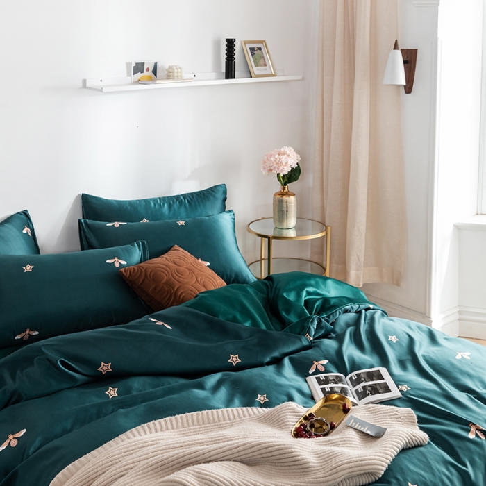 91家纺网 家纺一手货源 找家纺 琪格格纺织 2022新款水洗真丝印花四件套 小蜜蜂