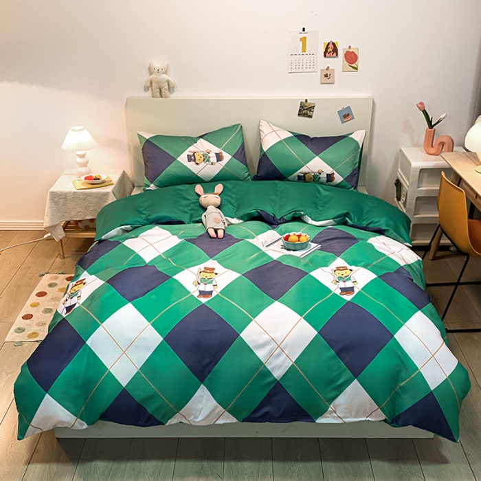 91家纺网 家纺一手货源 找家纺 琪格格纺织 2022新款水洗真丝印花四件套 护卫熊