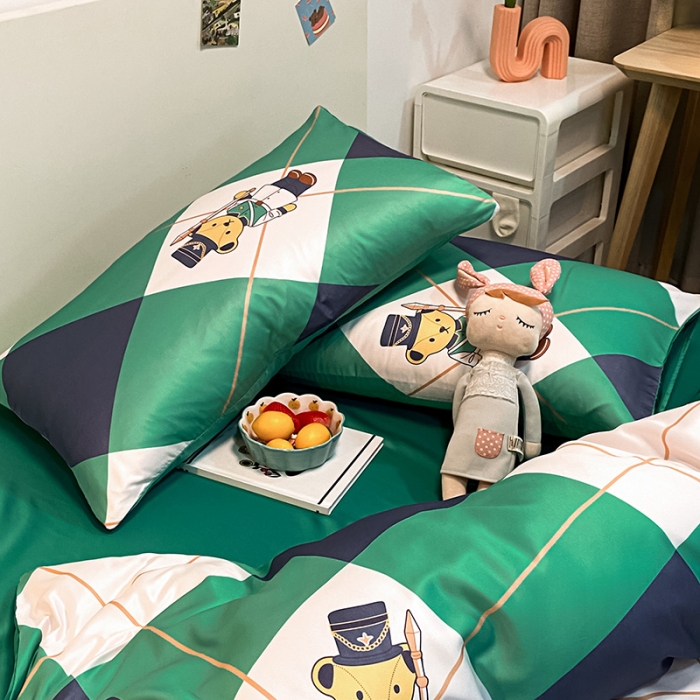 91家纺网 家纺一手货源 找家纺 琪格格纺织 2022新款水洗真丝印花四件套 护卫熊