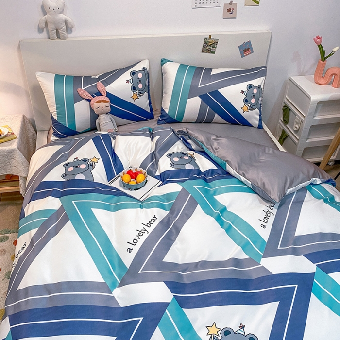 91家纺网 家纺一手货源 找家纺 琪格格纺织 2022新款水洗真丝印花四件套 魔法熊