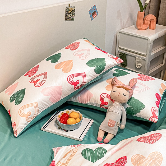 91家纺网 家纺一手货源 找家纺 琪格格纺织 2022新款水洗真丝印花四件套 手绘爱心