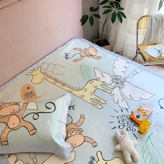 91家纺网 家纺一手货源 找家纺 时年家纺 2021新款卡通水洗冰露丝养生凉席 卡通乐园