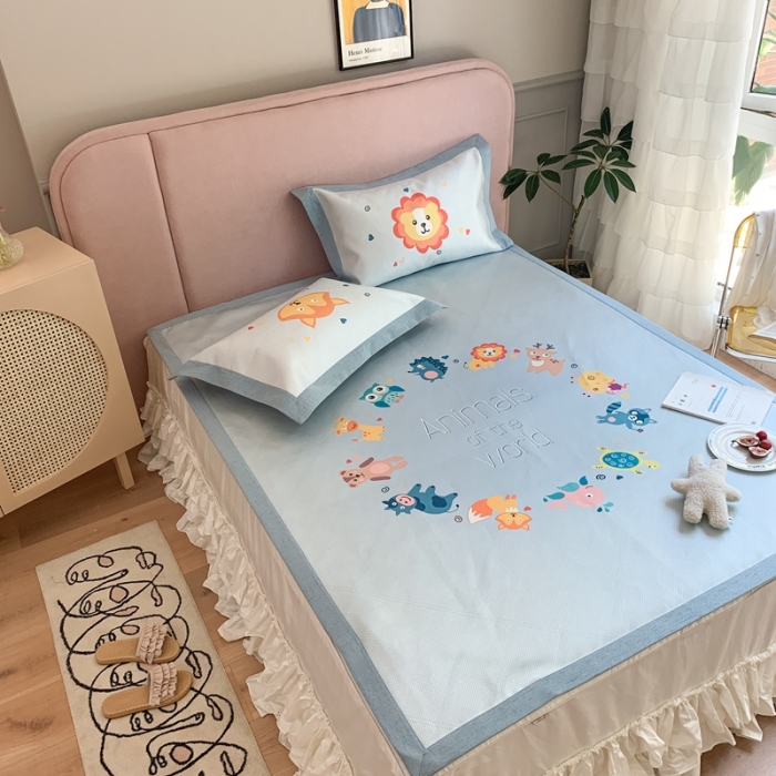 91家纺网 家纺一手货源 找家纺 时年家纺 2021新款卡通水洗冰露丝养生凉席 游嬉园