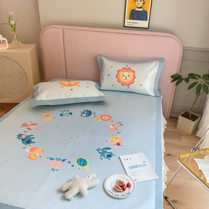 91家纺网 家纺一手货源 找家纺 时年家纺 2021新款卡通水洗冰露丝养生凉席 游嬉园