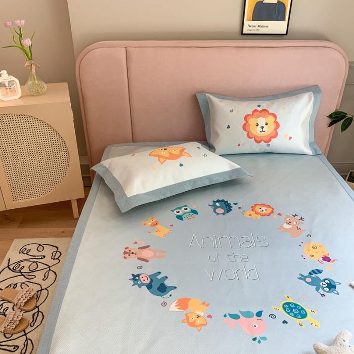 91家纺网 家纺一手货源 找家纺 时年家纺 2021新款卡通水洗冰露丝养生凉席 游嬉园