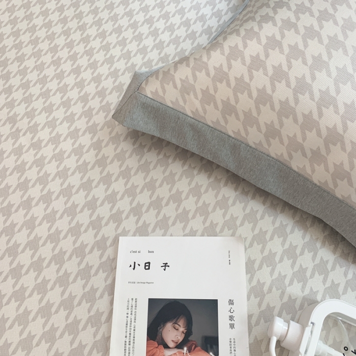 91家纺网 家纺一手货源 找家纺 时年家纺 2021新款千鸟格和肌理纹水洗冰露丝养生凉席 千鸟格-奶咖