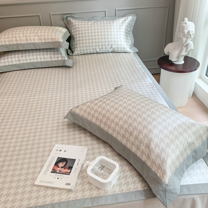 91家纺网 家纺一手货源 找家纺 时年家纺 2021新款千鸟格和肌理纹水洗冰露丝养生凉席 千鸟格-奶咖