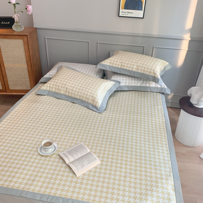 91家纺网 家纺一手货源 找家纺 时年家纺 2021新款千鸟格和肌理纹水洗冰露丝养生凉席 千鸟格-柠檬