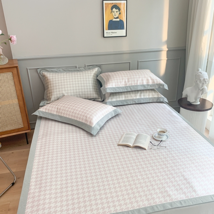 91家纺网 家纺一手货源 找家纺 时年家纺 2021新款千鸟格和肌理纹水洗冰露丝养生凉席 千鸟格-樱花