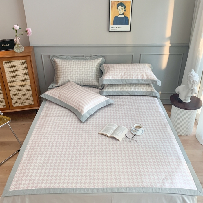 91家纺网 家纺一手货源 找家纺 时年家纺 2021新款千鸟格和肌理纹水洗冰露丝养生凉席 千鸟格-樱花