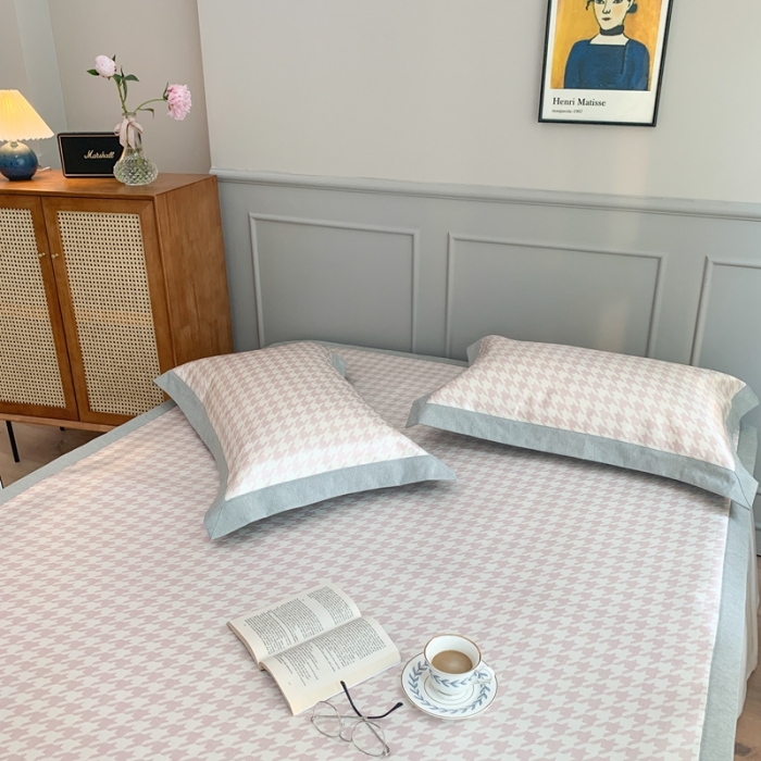 91家纺网 家纺一手货源 找家纺 时年家纺 2021新款千鸟格和肌理纹水洗冰露丝养生凉席 千鸟格-樱花