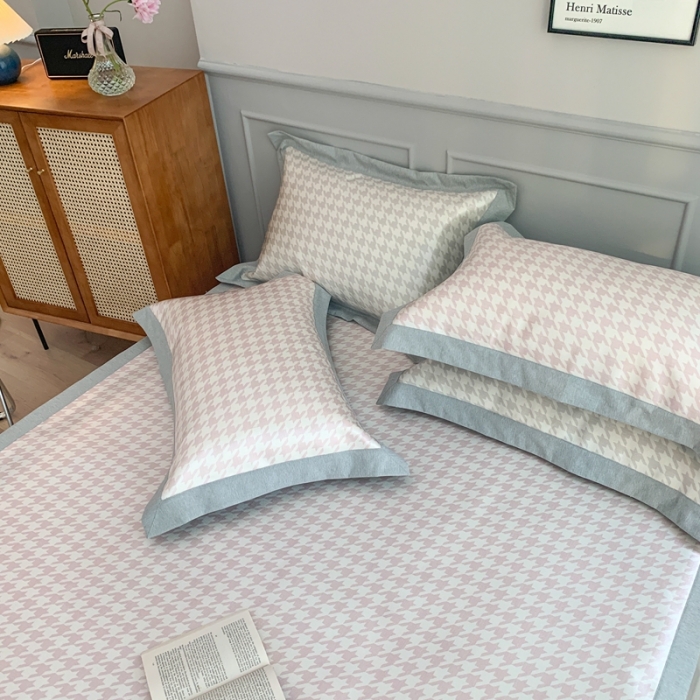 91家纺网 家纺一手货源 找家纺 时年家纺 2021新款千鸟格和肌理纹水洗冰露丝养生凉席 千鸟格-樱花