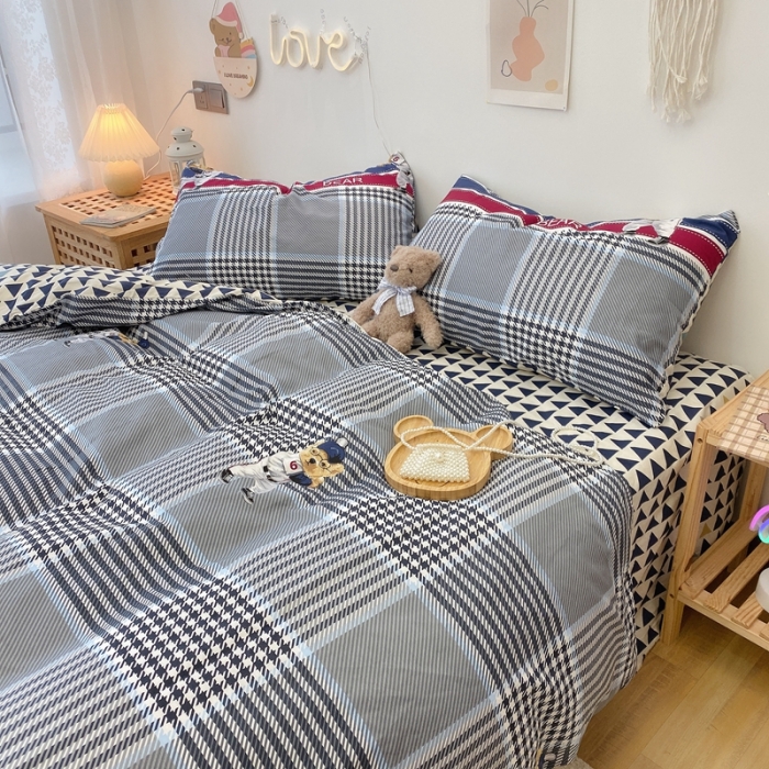 91家纺网 家纺一手货源 找家纺 2022年新款卡通系列全棉印花四件套实拍图直播爆款 棒球小熊