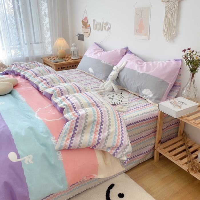 91家纺网 家纺一手货源 找家纺 2022年新款卡通系列全棉印花四件套实拍图直播爆款 彩虹熊