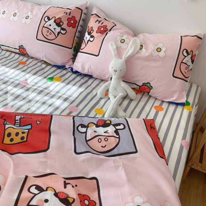 91家纺网 家纺一手货源 找家纺 2022年新款卡通系列全棉印花四件套实拍图直播爆款 奶牛宝贝