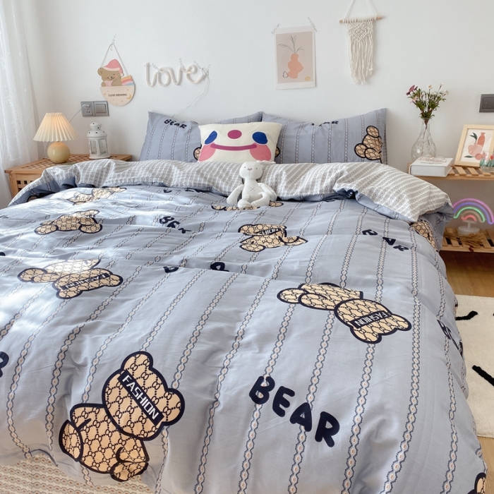 91家纺网 家纺一手货源 找家纺 2022年新款卡通系列全棉印花四件套实拍图直播爆款 时尚熊