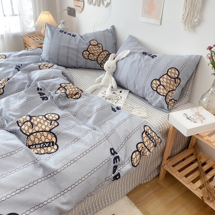 91家纺网 家纺一手货源 找家纺 2022年新款卡通系列全棉印花四件套实拍图直播爆款 时尚熊