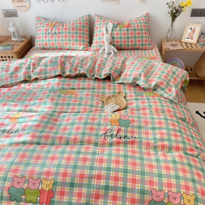 91家纺网 家纺一手货源 找家纺 2022年新款卡通系列全棉印花四件套实拍图直播爆款 小熊一家