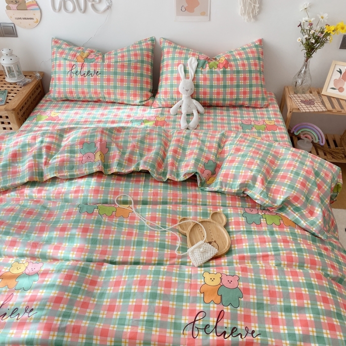 91家纺网 家纺一手货源 找家纺 2022年新款卡通系列全棉印花四件套实拍图直播爆款 小熊一家