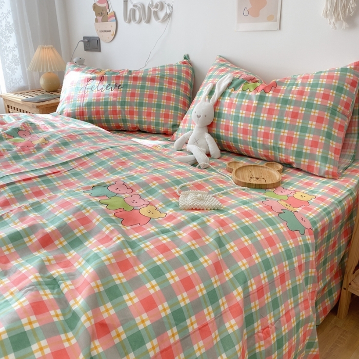 91家纺网 家纺一手货源 找家纺 2022年新款卡通系列全棉印花四件套实拍图直播爆款 小熊一家