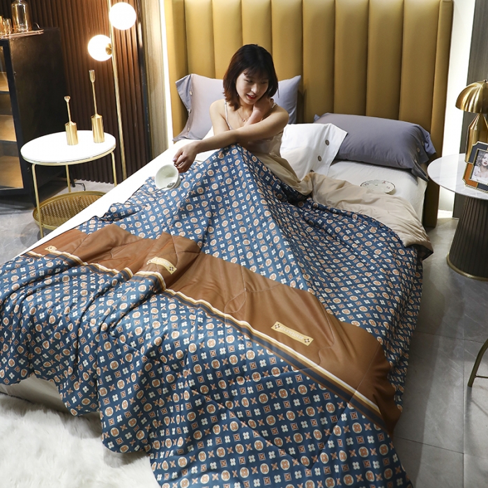 91家纺网 家纺一手货源 找家纺 薇玛仕2023新款凉感丝夏凉被空调被 苏安娜-绿