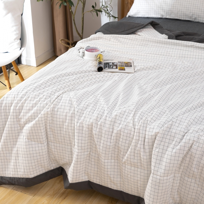 91家纺网 家纺一手货源 找家纺 天瑜家纺 2023新款全棉色织水洗棉夏被 白小格