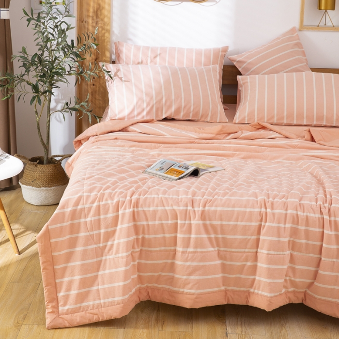 91家纺网 家纺一手货源 找家纺 天瑜家纺 2023新款全棉色织水洗棉夏被 粉宽条