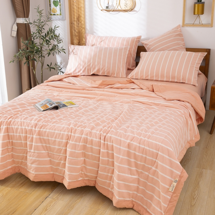 91家纺网 家纺一手货源 找家纺 天瑜家纺 2023新款全棉色织水洗棉夏被 粉宽条