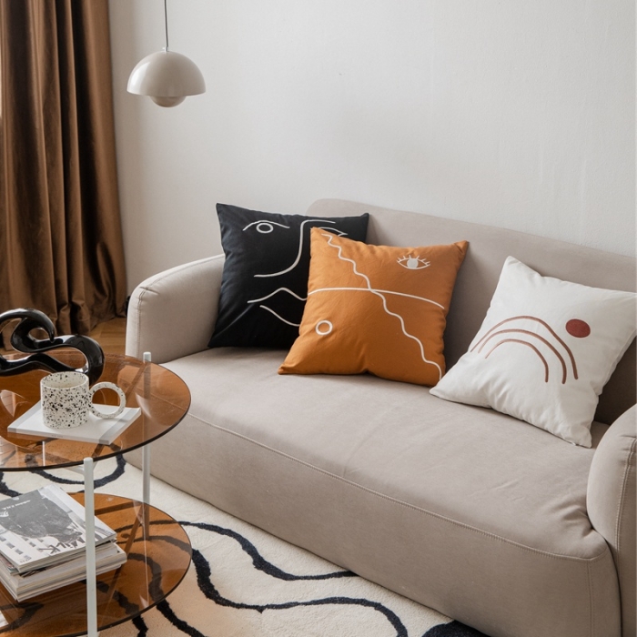 91家纺网 家纺一手货源 找家纺 （总）美茉 2021新款帆布刺绣抱枕----脸谱款