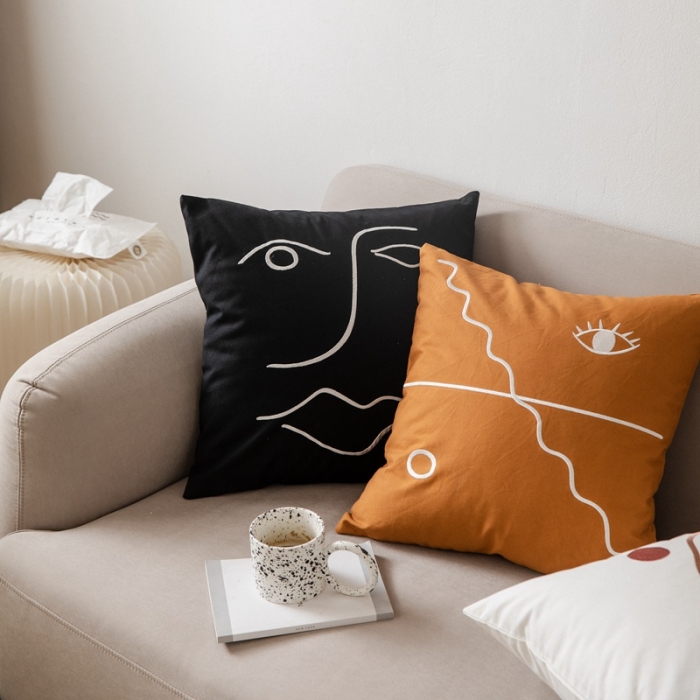 91家纺网 家纺一手货源 找家纺 （总）美茉 2021新款帆布刺绣抱枕----脸谱款