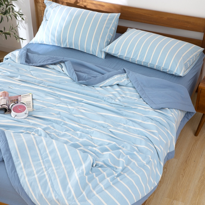 91家纺网 家纺一手货源 找家纺 天瑜家纺 2023新款全棉色织水洗棉夏被 蓝宽条