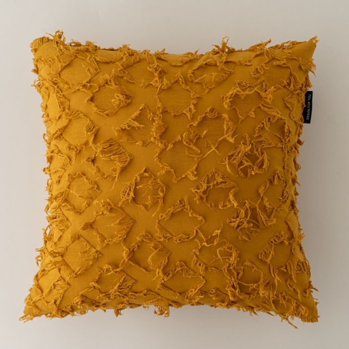 91家纺网 家纺一手货源 找家纺 美茉 2021新款菱形剪花抱枕----素色款 姜黄