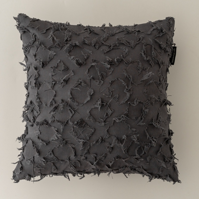 91家纺网 家纺一手货源 找家纺 美茉 2021新款菱形剪花抱枕----素色款 深灰