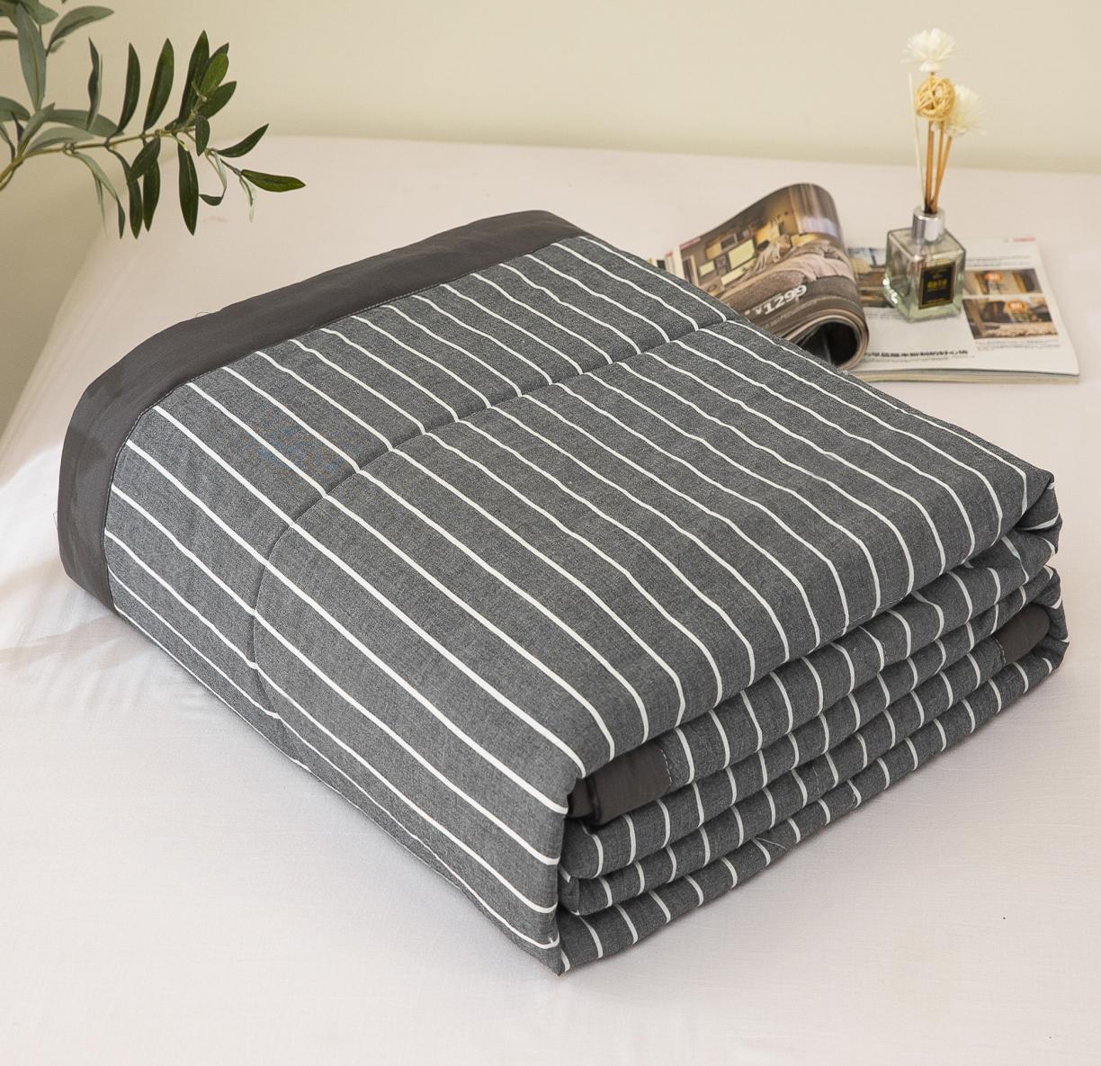 91家纺网 家纺一手货源 找家纺 天瑜家纺 2023新款全棉色织水洗棉夏被 深灰细条