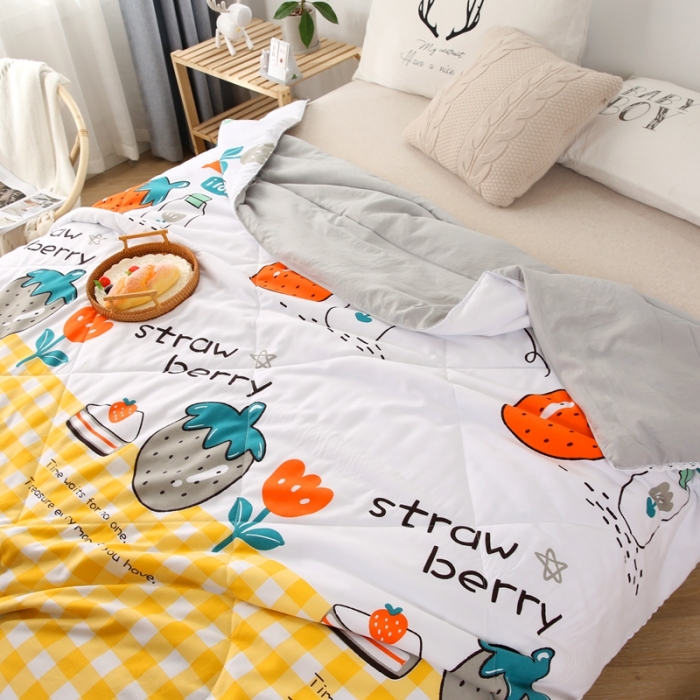 91家纺网 家纺一手货源 找家纺 畅销被业2024新款水洗棉夏被夏凉被 草莓格