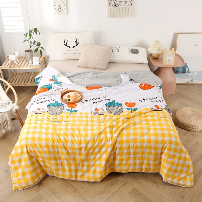 91家纺网 家纺一手货源 找家纺 畅销被业2024新款水洗棉夏被夏凉被 草莓格