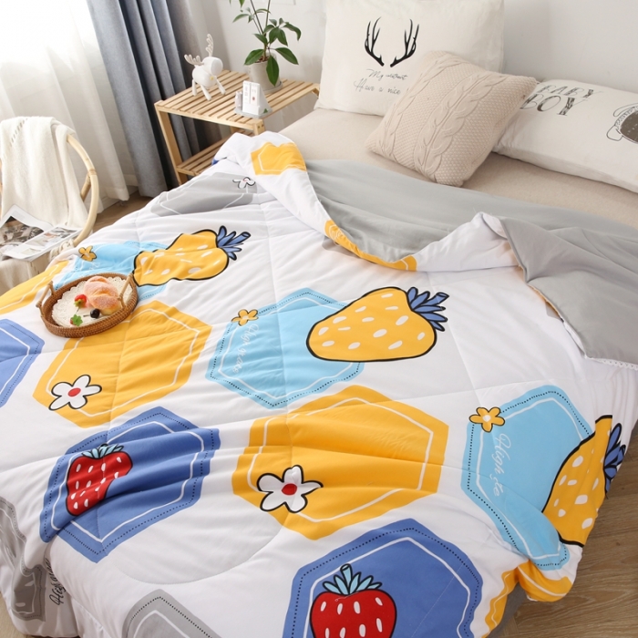 91家纺网 家纺一手货源 找家纺 畅销被业2024新款水洗棉夏被夏凉被 几何草莓